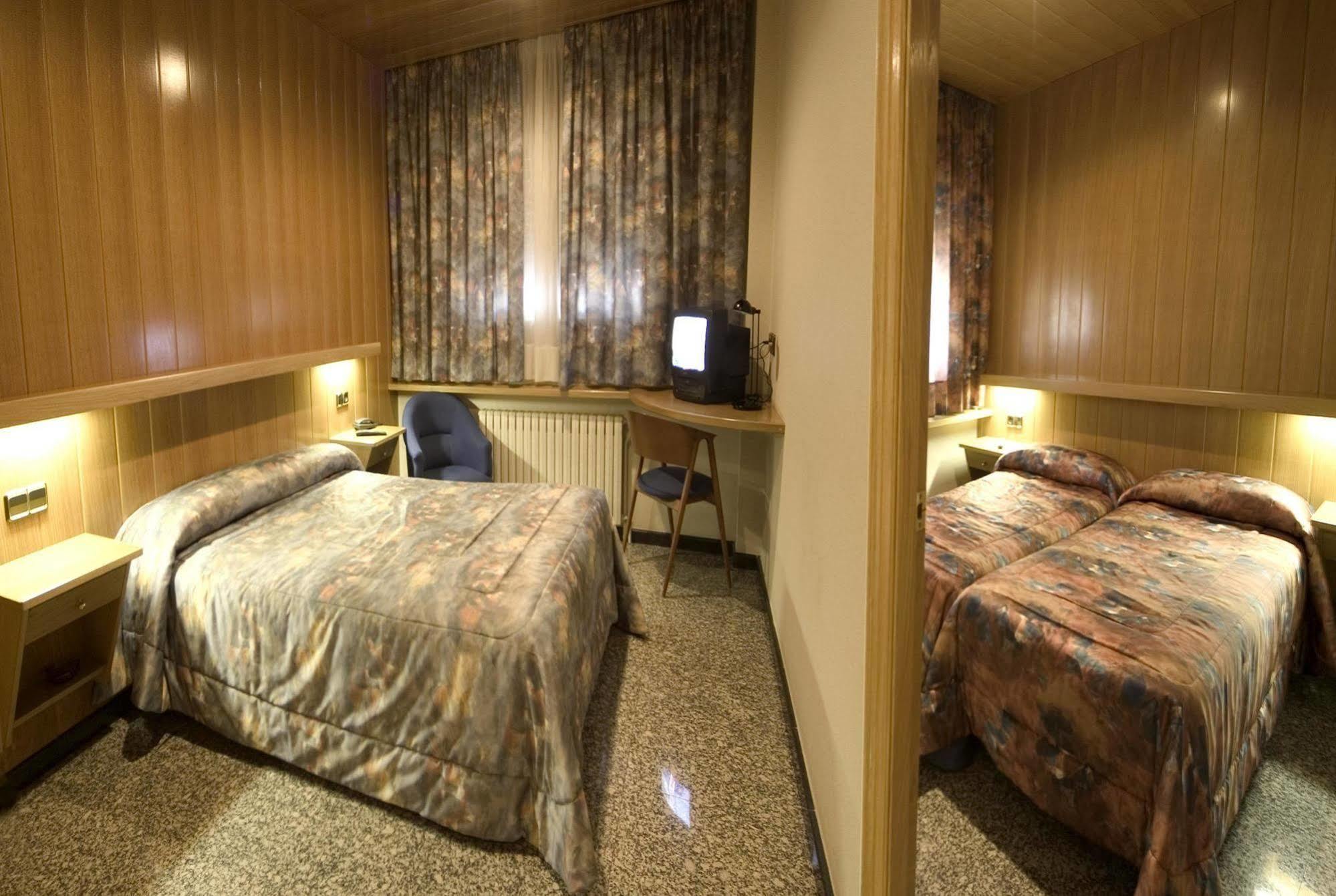 Hotel Sant Antoni Ribes De Freser Exteriör bild